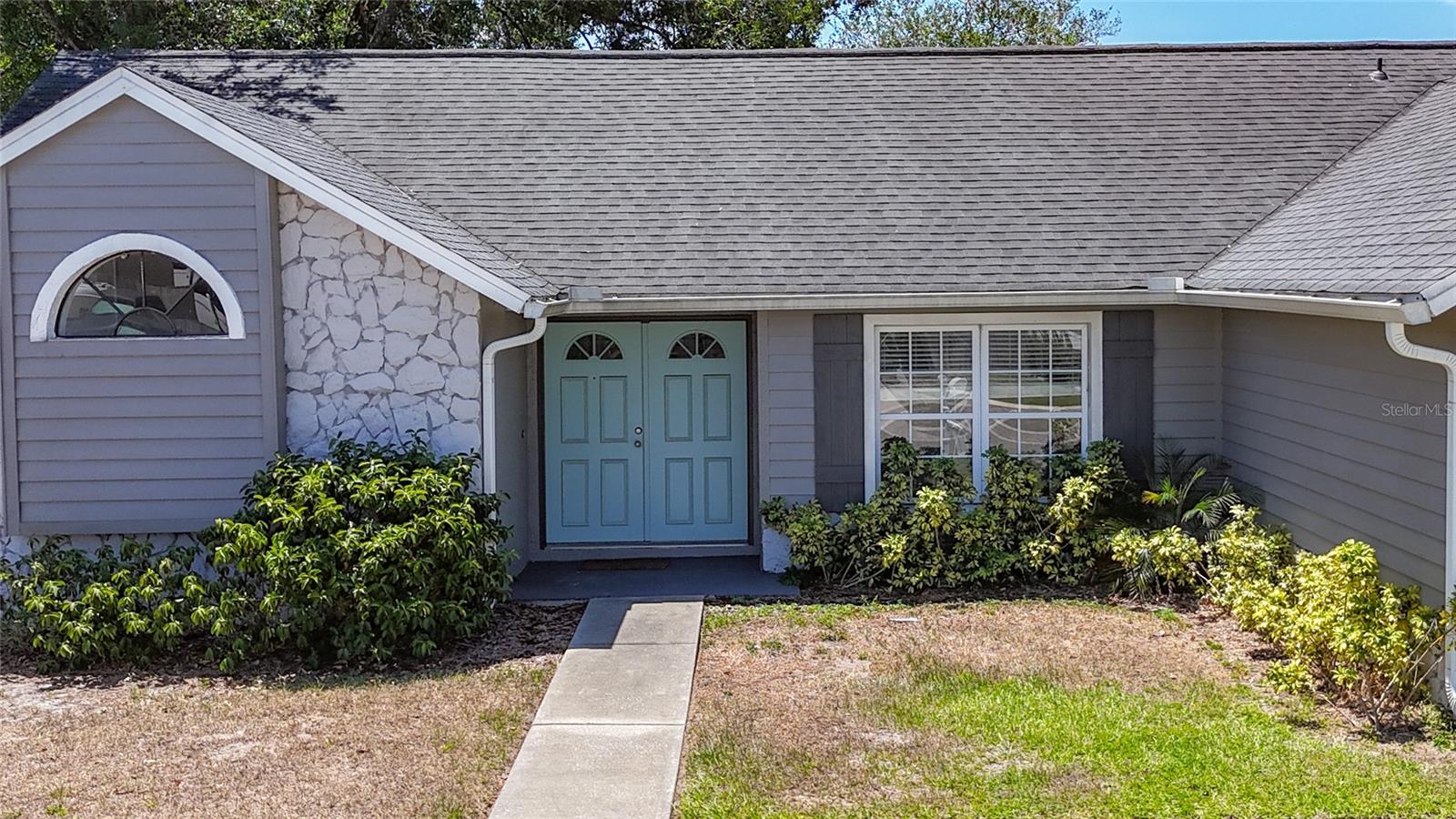 Listing photo id 0 for 1005 Cameo Crest Lane
