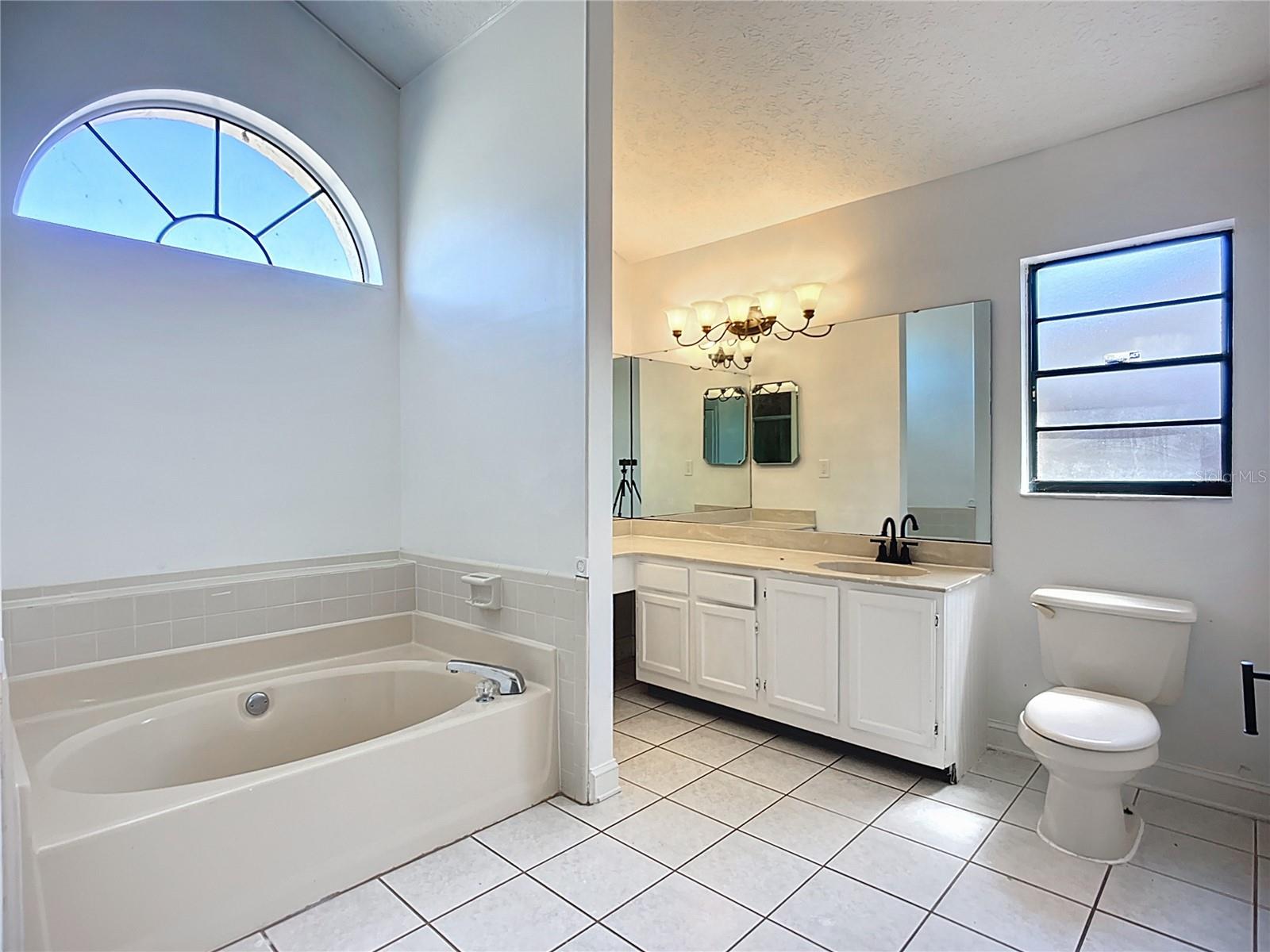 Listing photo id 18 for 1005 Cameo Crest Lane