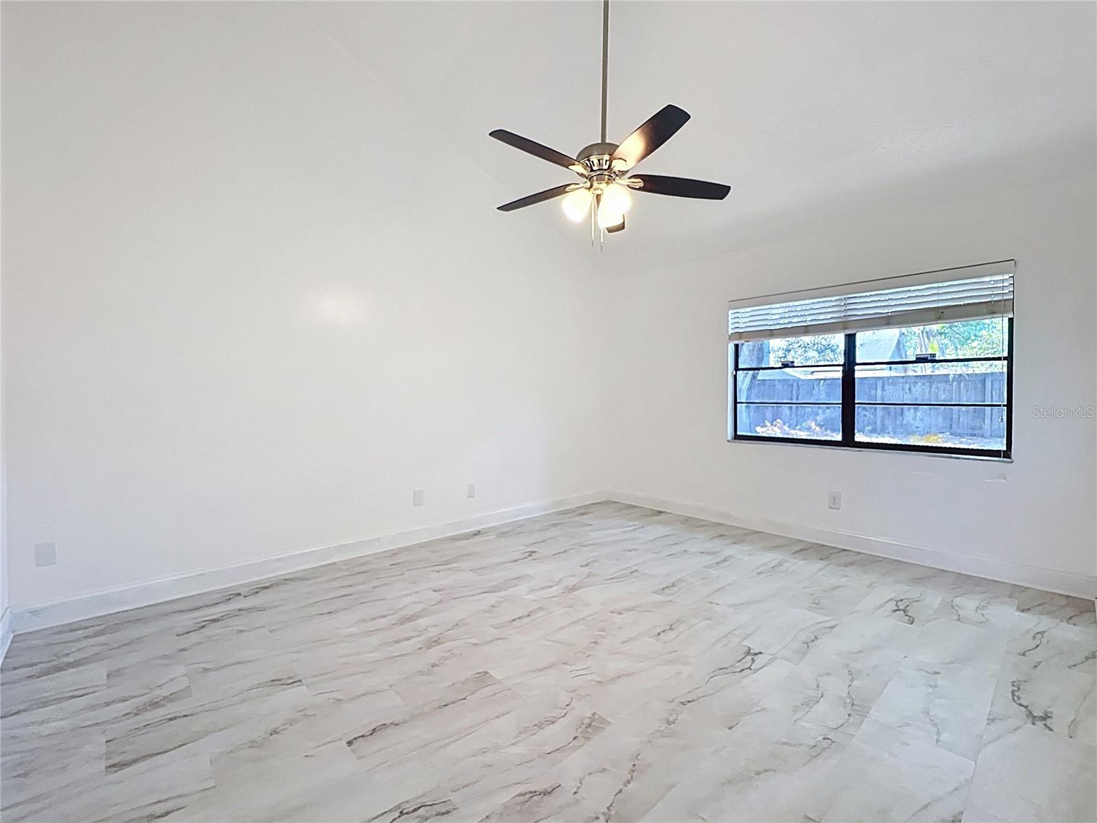 Listing photo id 21 for 1005 Cameo Crest Lane