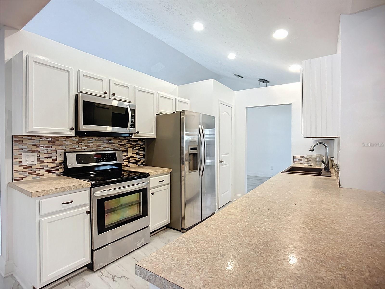Listing photo id 23 for 1005 Cameo Crest Lane