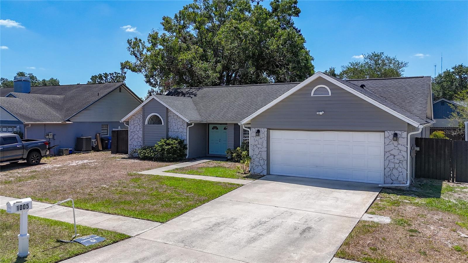 Listing photo id 1 for 1005 Cameo Crest Lane