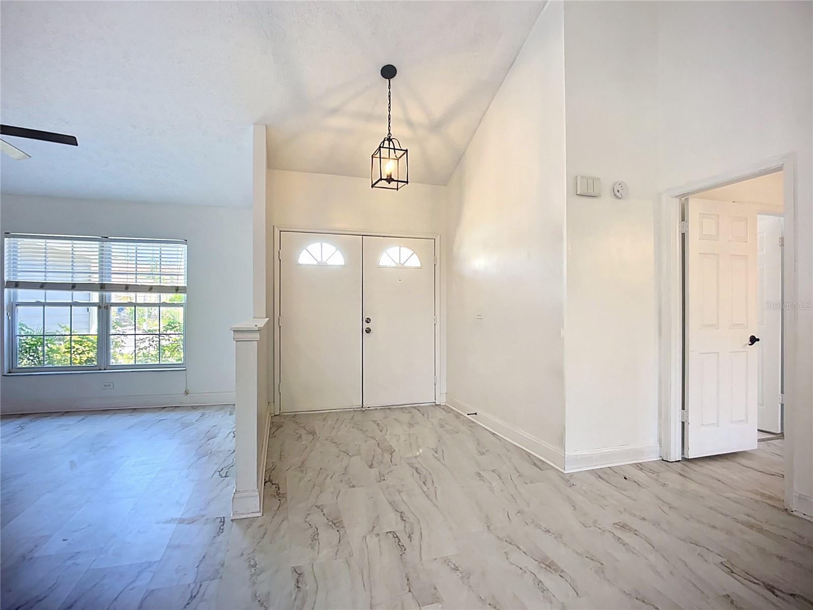 Listing photo id 35 for 1005 Cameo Crest Lane