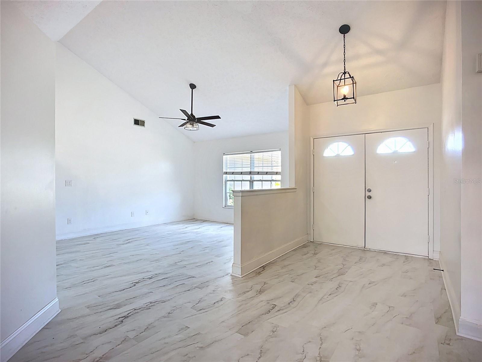 Listing photo id 36 for 1005 Cameo Crest Lane