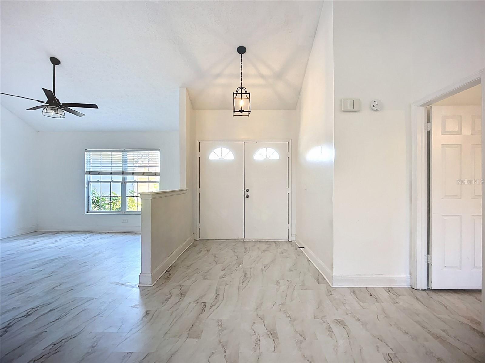 Listing photo id 37 for 1005 Cameo Crest Lane