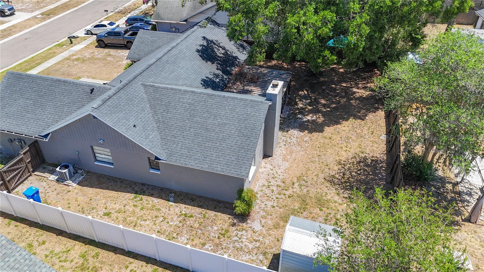 Listing photo id 43 for 1005 Cameo Crest Lane
