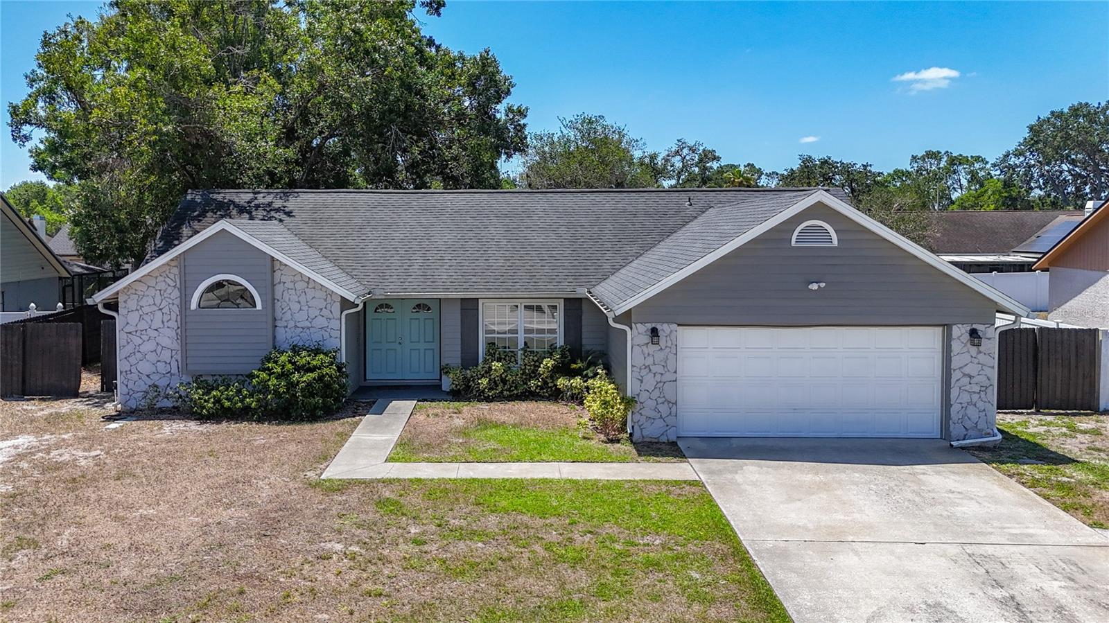 Listing photo id 3 for 1005 Cameo Crest Lane