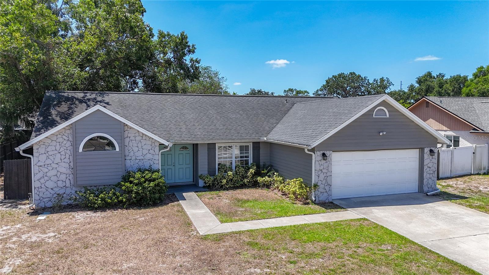 Listing photo id 4 for 1005 Cameo Crest Lane