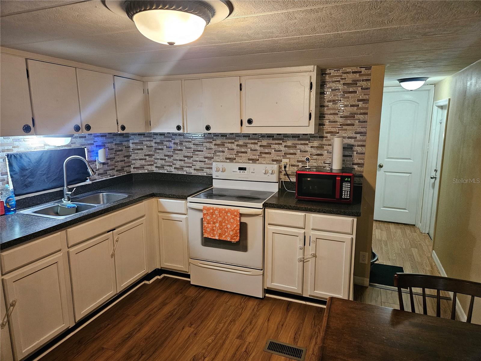 Image 6 of 25 For 3684 Ridgecrest Court