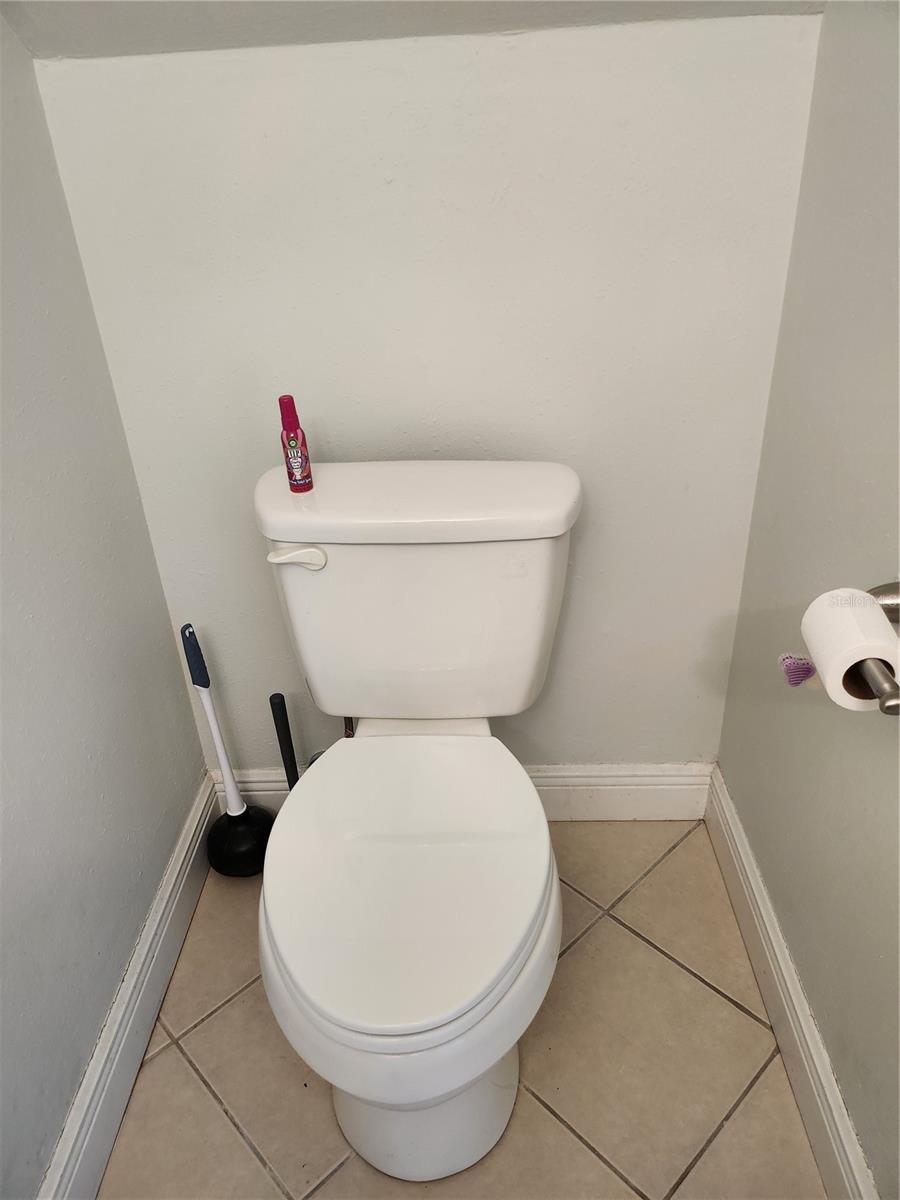 Image 14 of 29 For 3206 Azeele Street 108