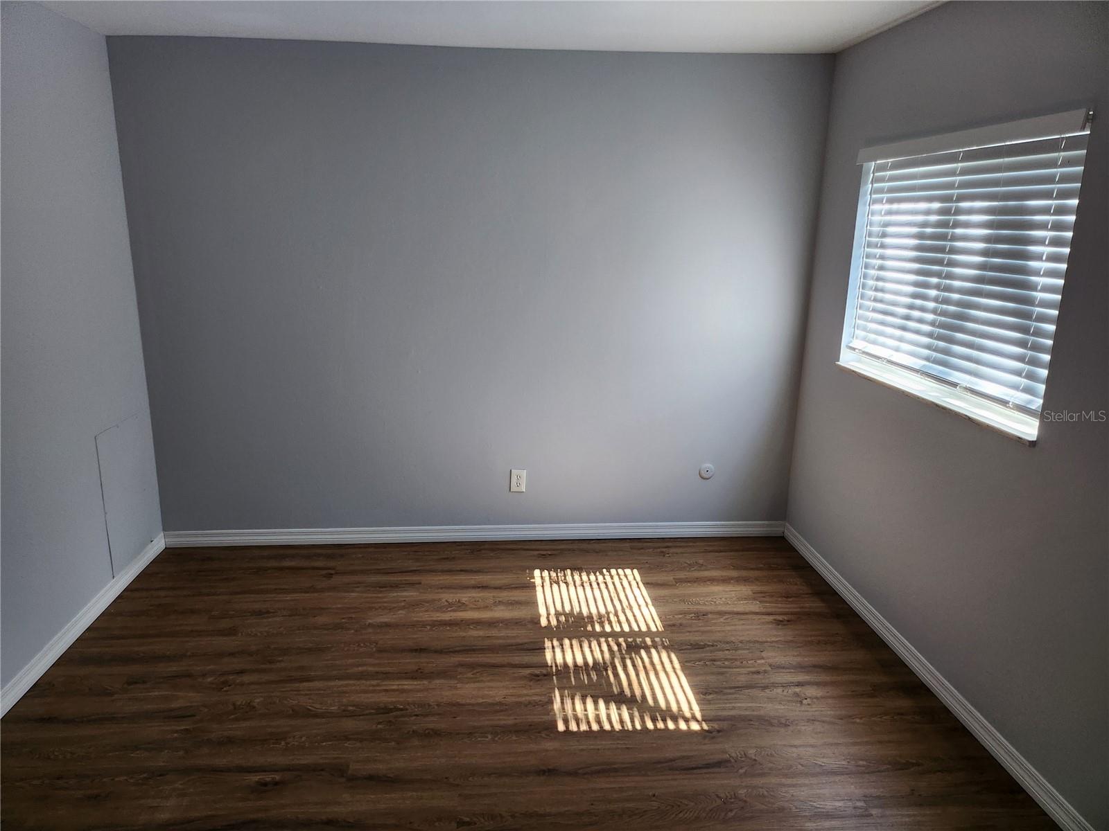 Image 18 of 29 For 3206 Azeele Street 108