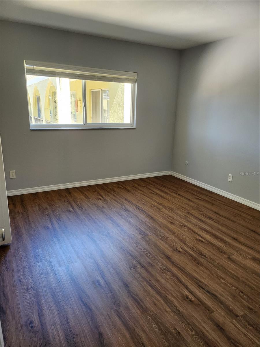 Image 21 of 29 For 3206 Azeele Street 108