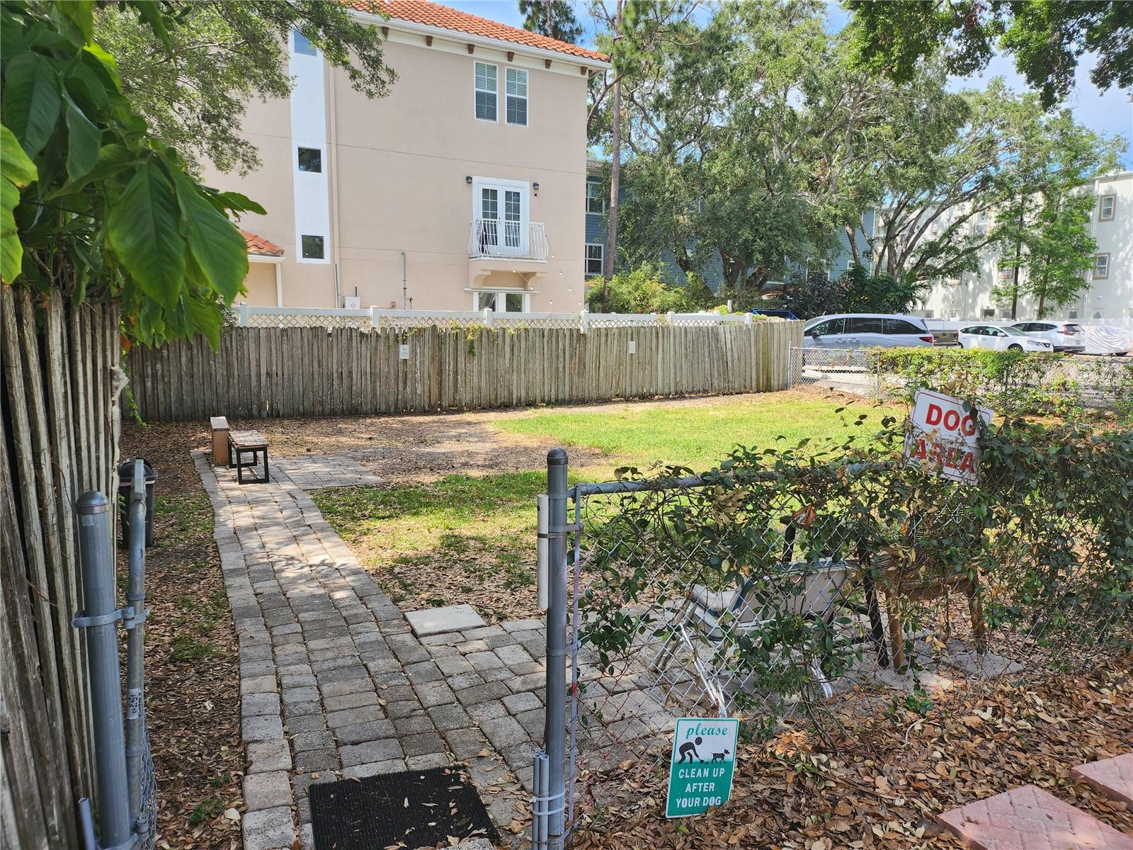 Image 28 of 29 For 3206 Azeele Street 108