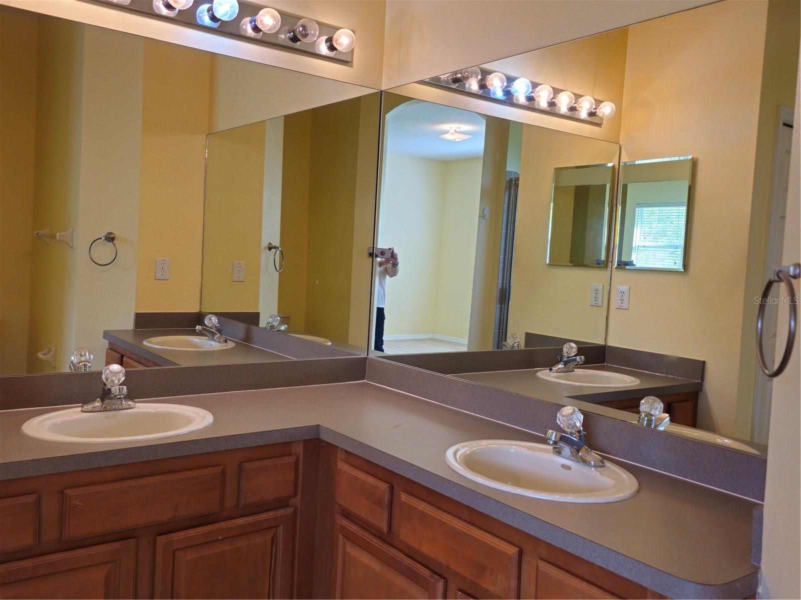Image 31 of 49 For 8133 Stone Path Way