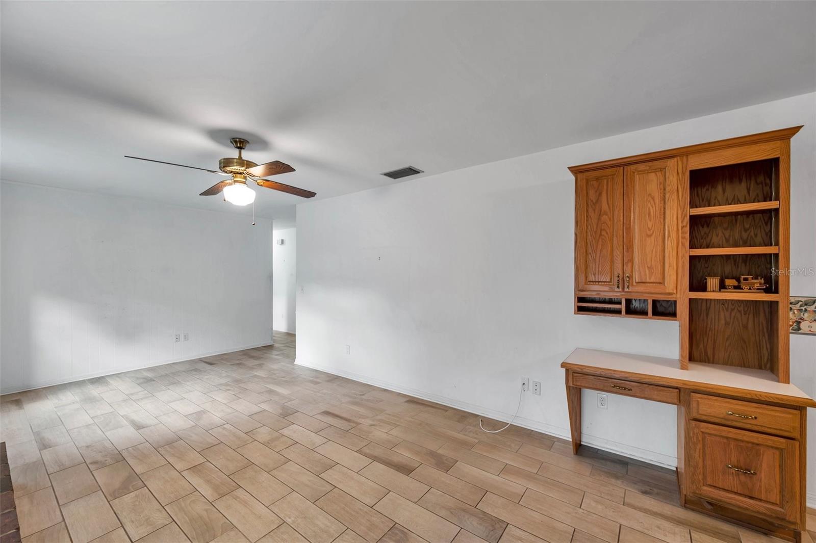 Image 10 of 37 For 111 Anglewood Drive