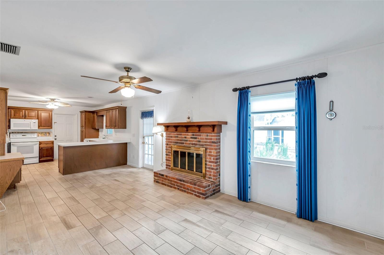 Image 12 of 37 For 111 Anglewood Drive