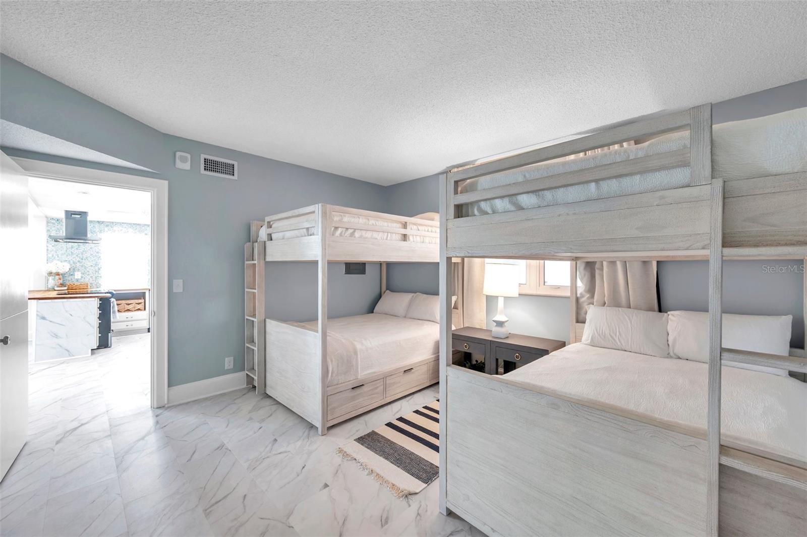 Image 35 of 63 For 4950 Gulf Boulevard 509