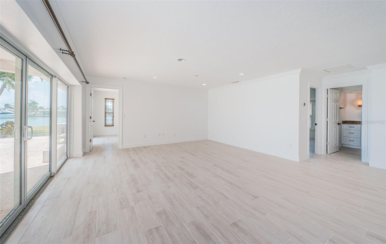 Image 10 of 40 For 11625 5th Street E
