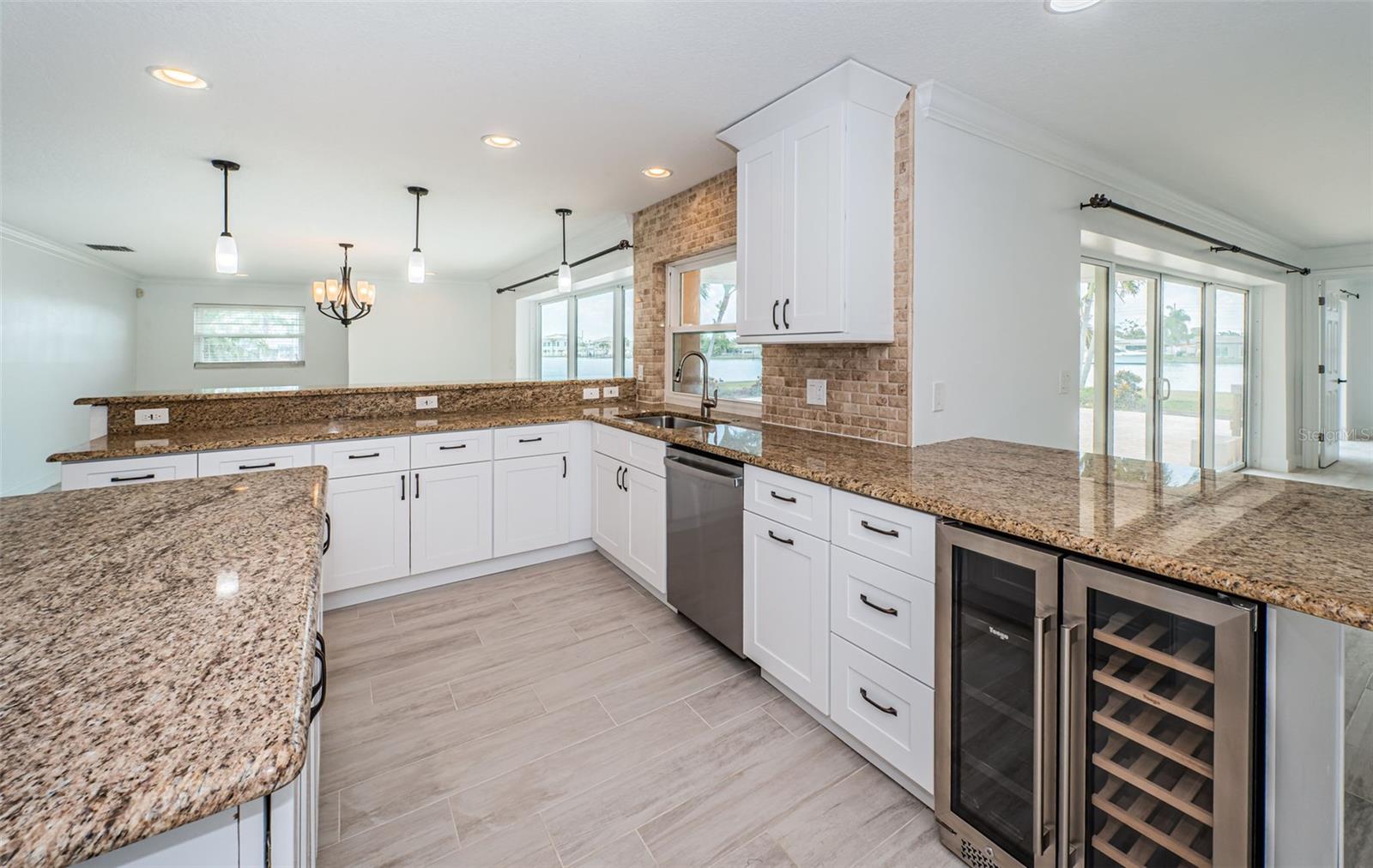 Image 12 of 40 For 11625 5th Street E