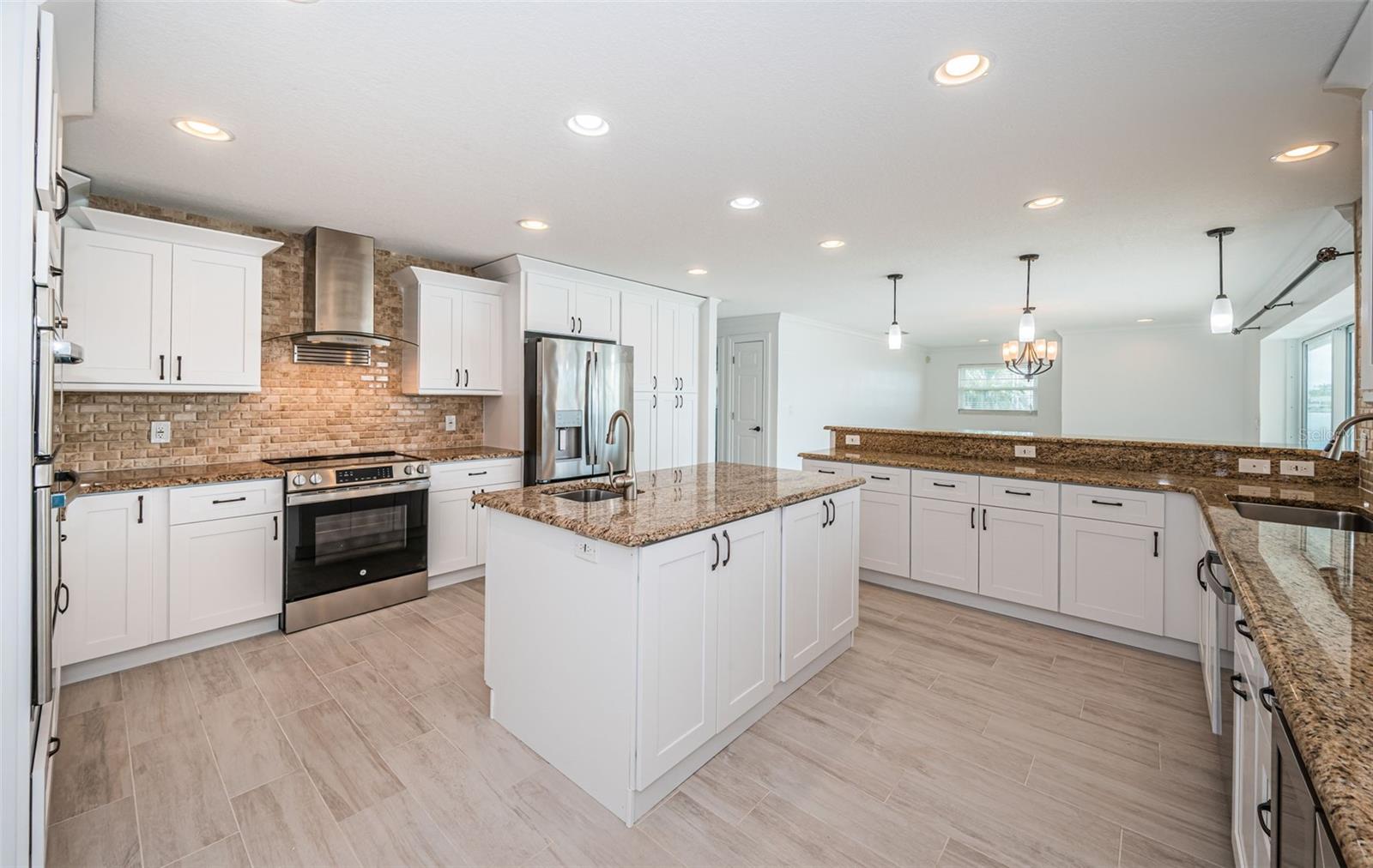 Image 13 of 40 For 11625 5th Street E