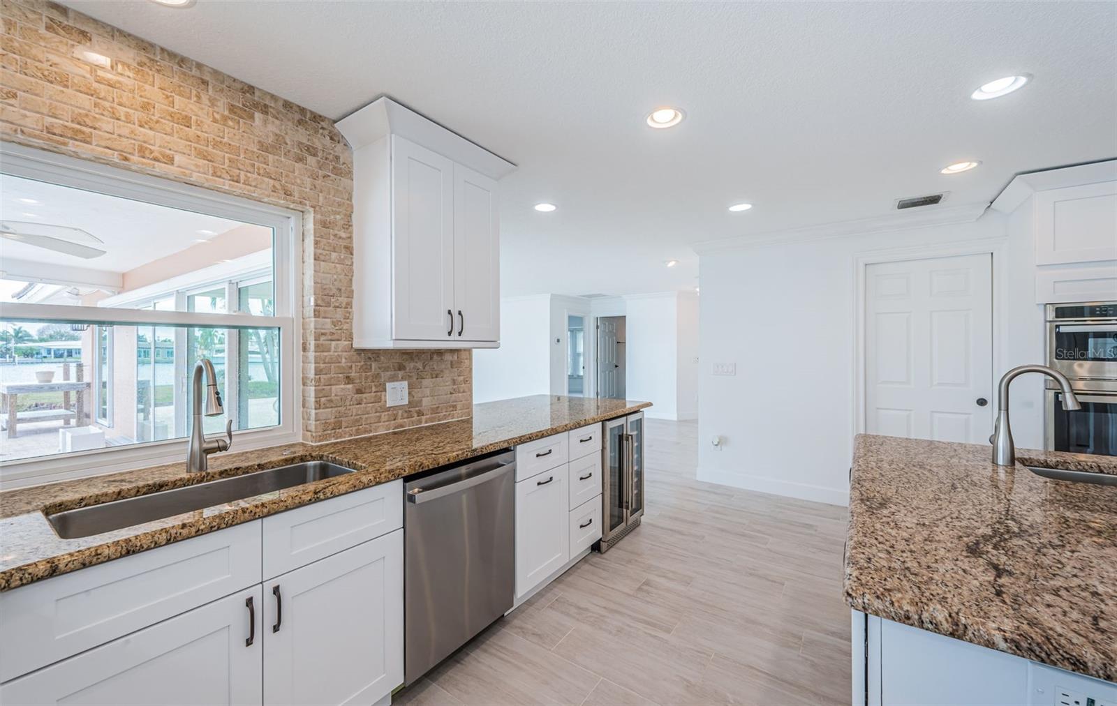 Image 14 of 40 For 11625 5th Street E
