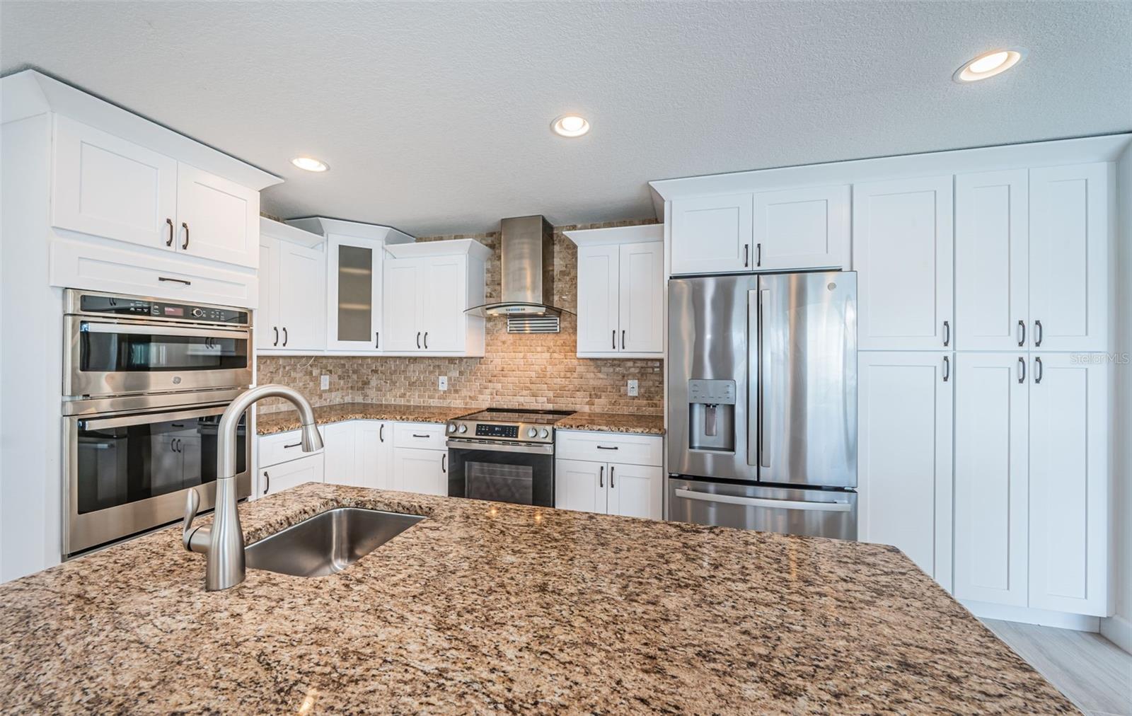 Image 15 of 40 For 11625 5th Street E