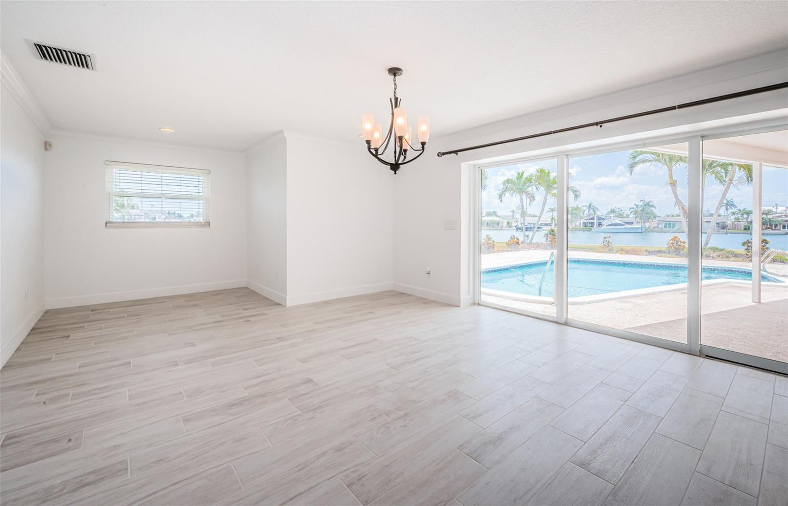 Image 16 of 40 For 11625 5th Street E