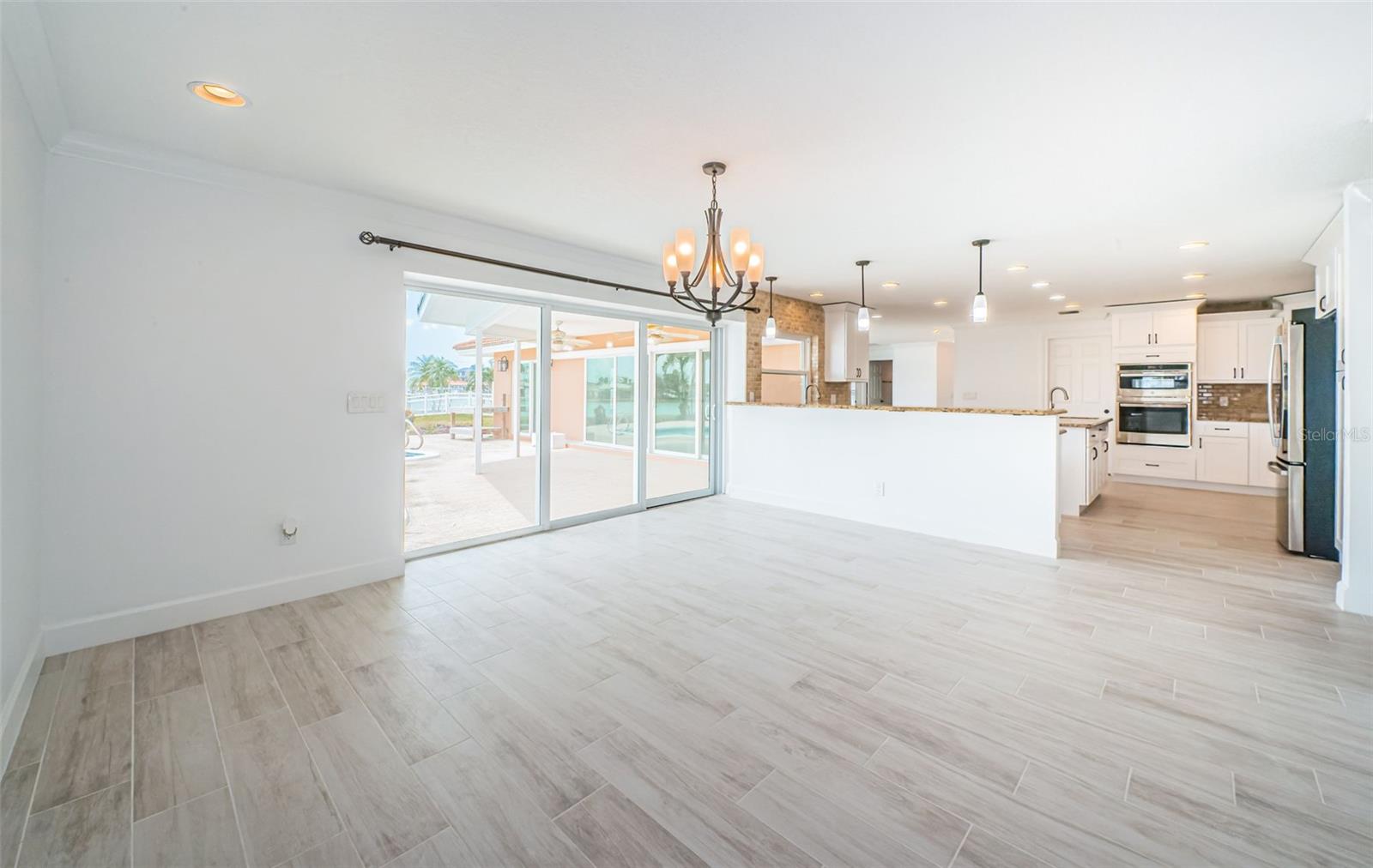 Image 17 of 40 For 11625 5th Street E