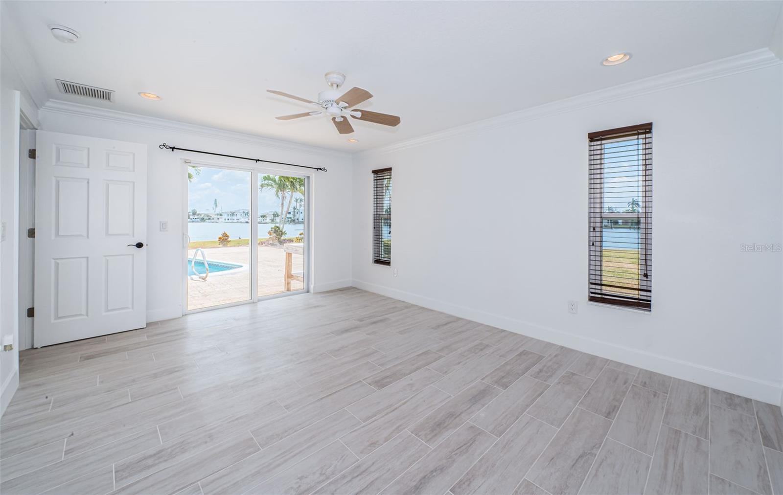 Image 18 of 40 For 11625 5th Street E