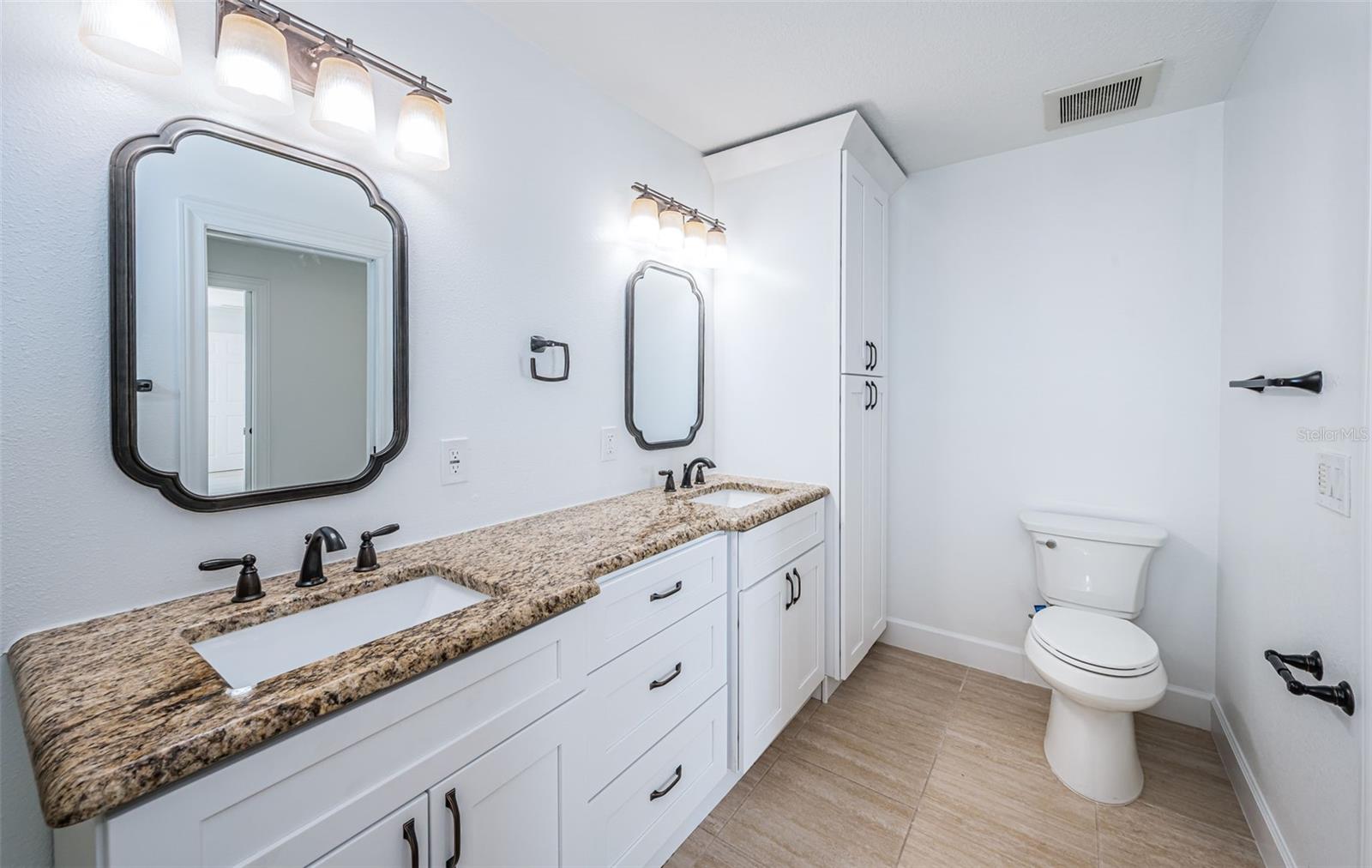 Image 21 of 40 For 11625 5th Street E