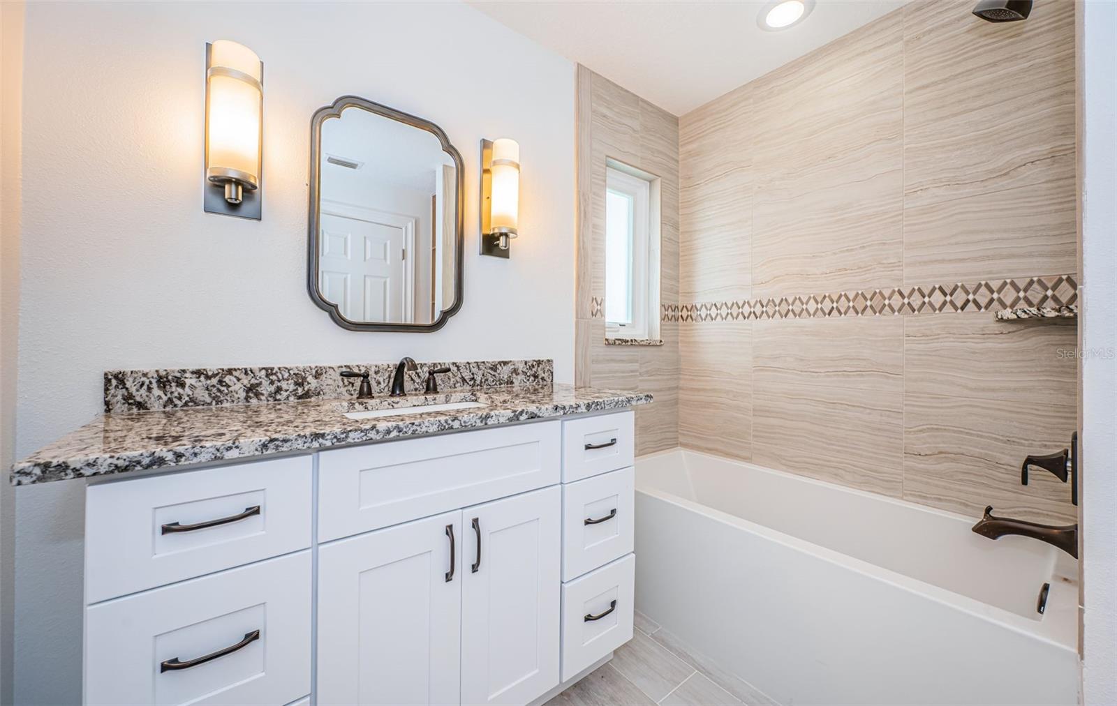 Image 23 of 40 For 11625 5th Street E