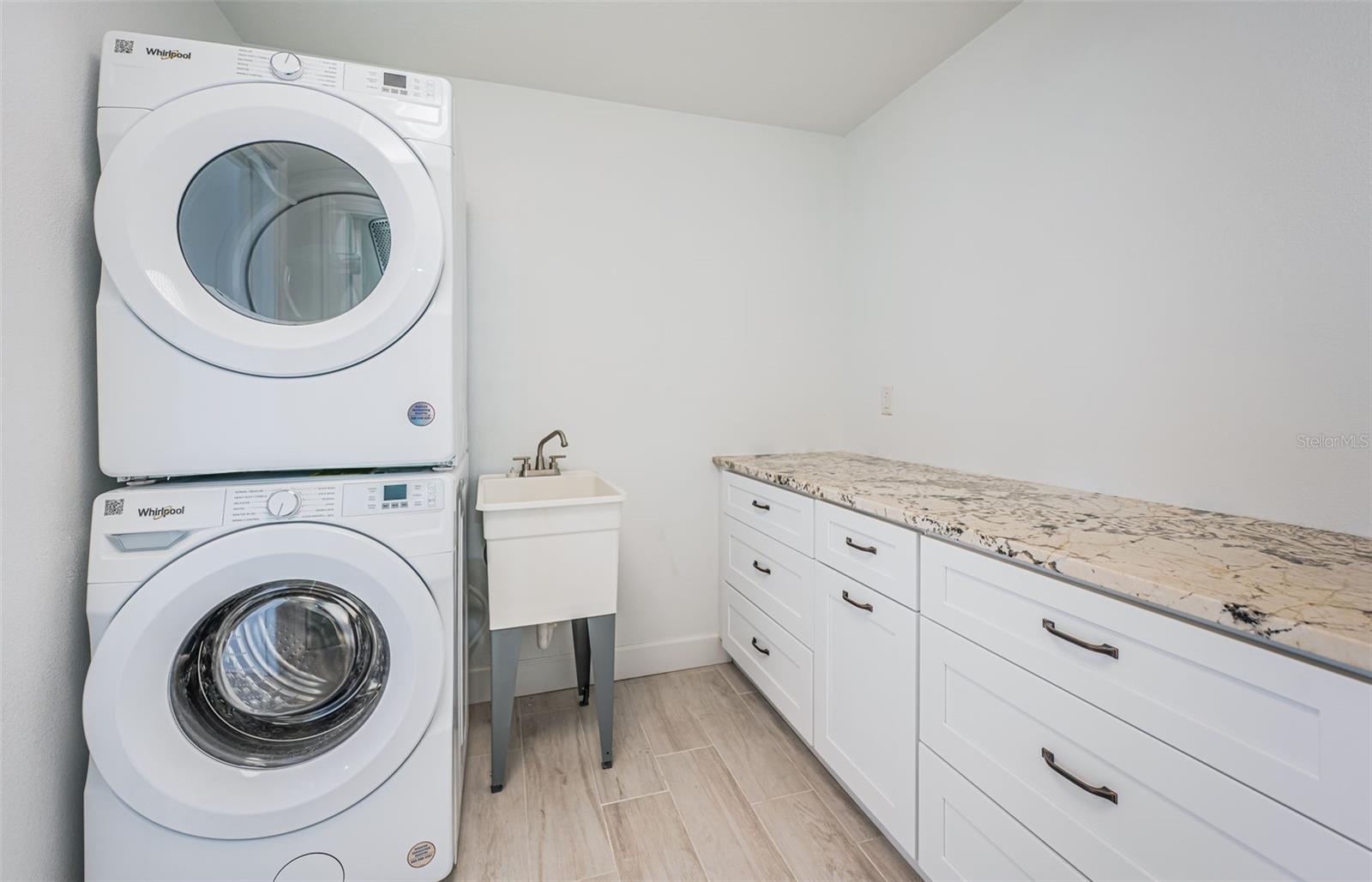 Image 27 of 40 For 11625 5th Street E