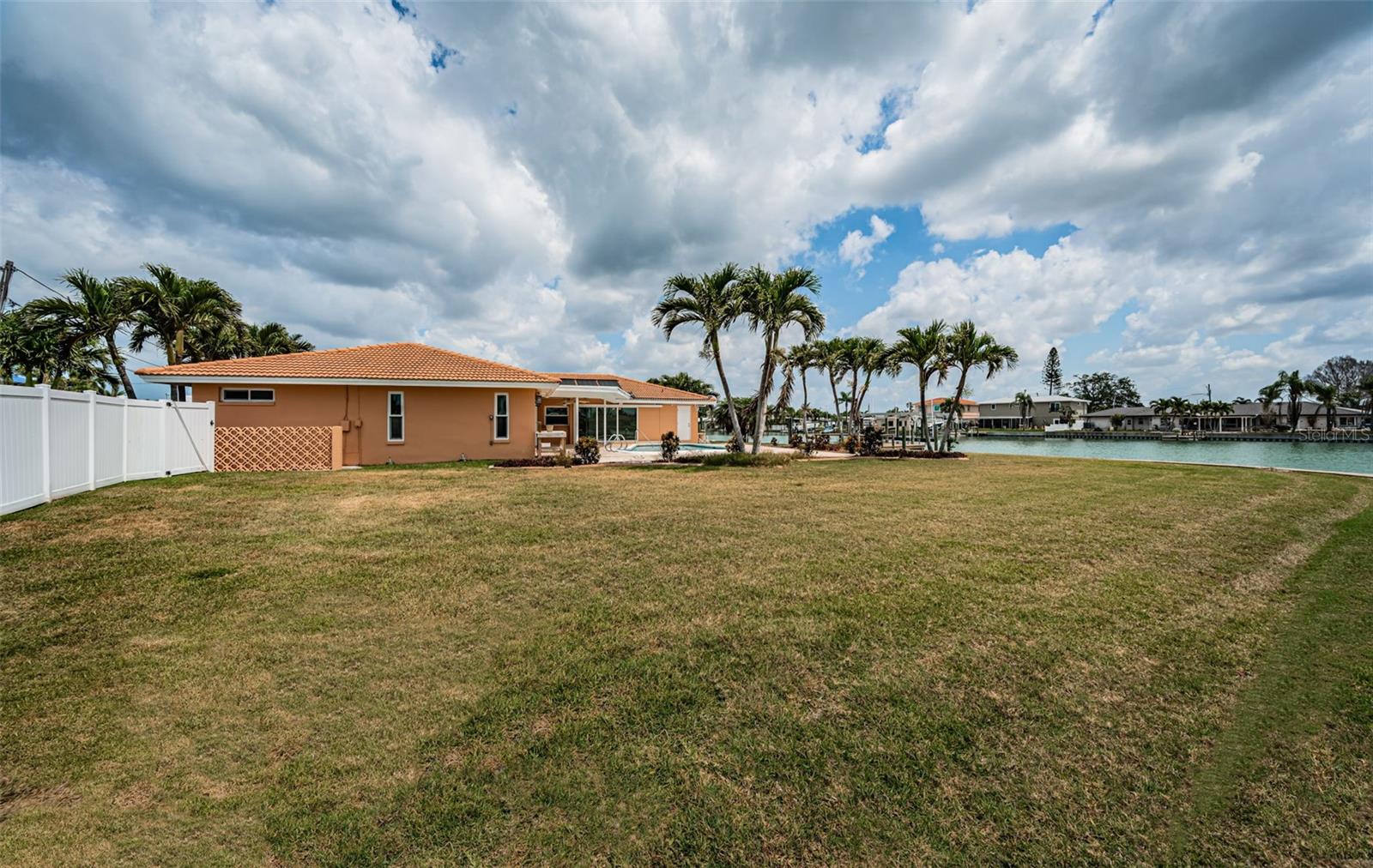 Image 33 of 40 For 11625 5th Street E