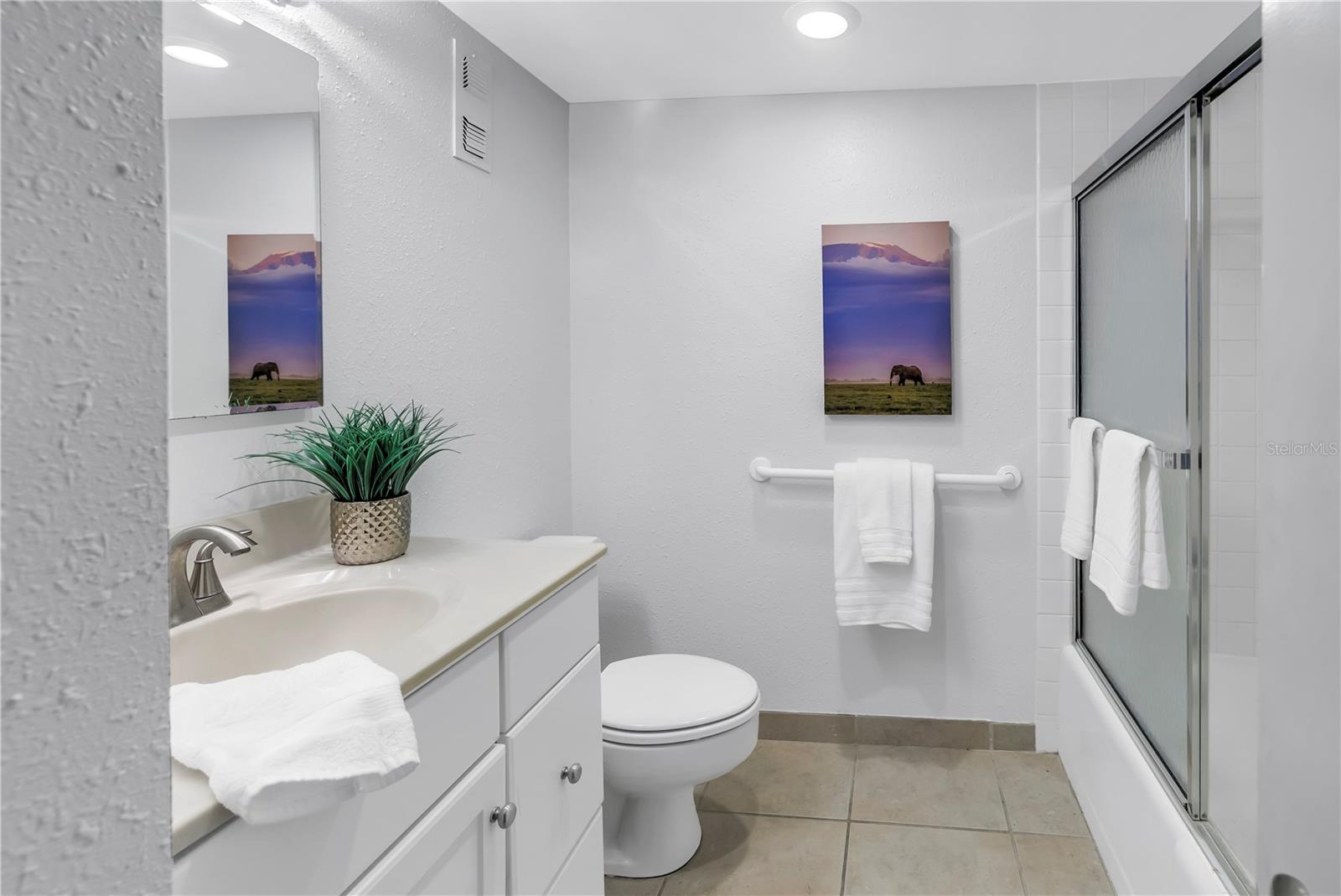 Image 21 of 30 For 1120 North Shore Drive Ne 201