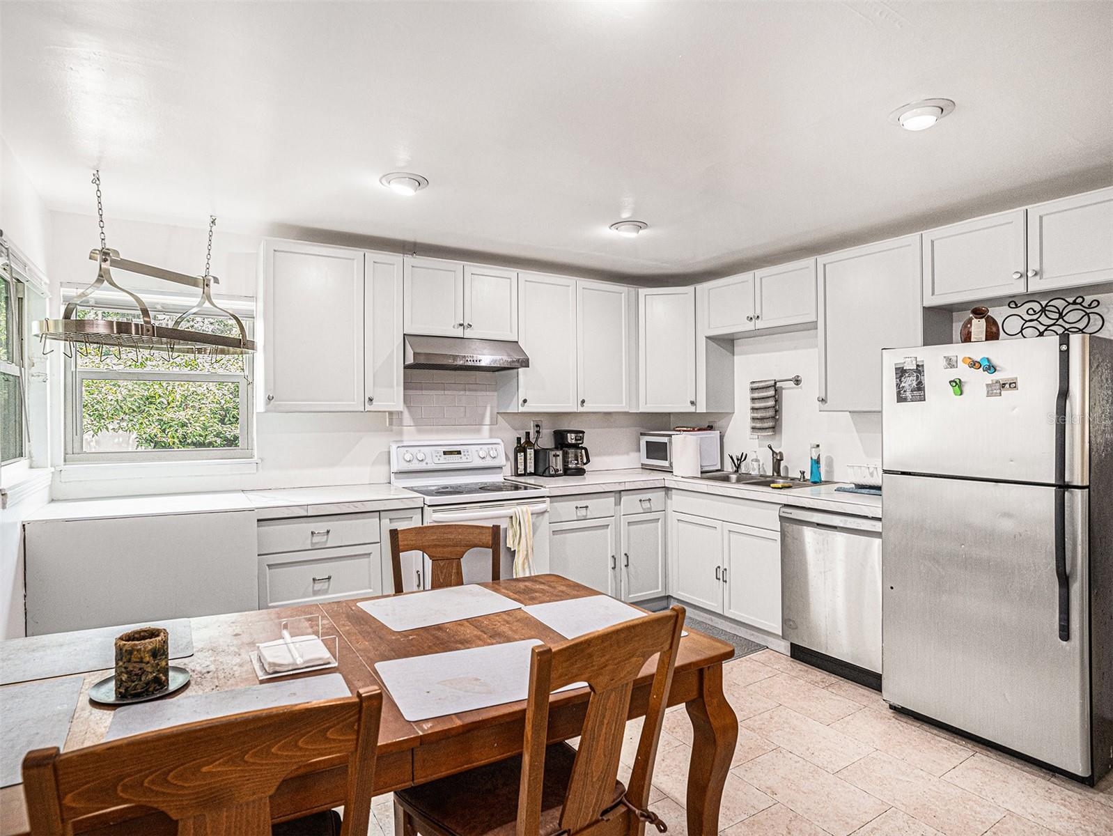 Image 10 of 21 For 1106 Hiawatha Street