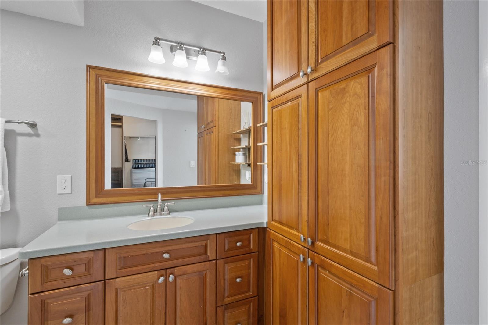 Image 14 of 41 For 7912 Sailboat Key Boulevard S 508