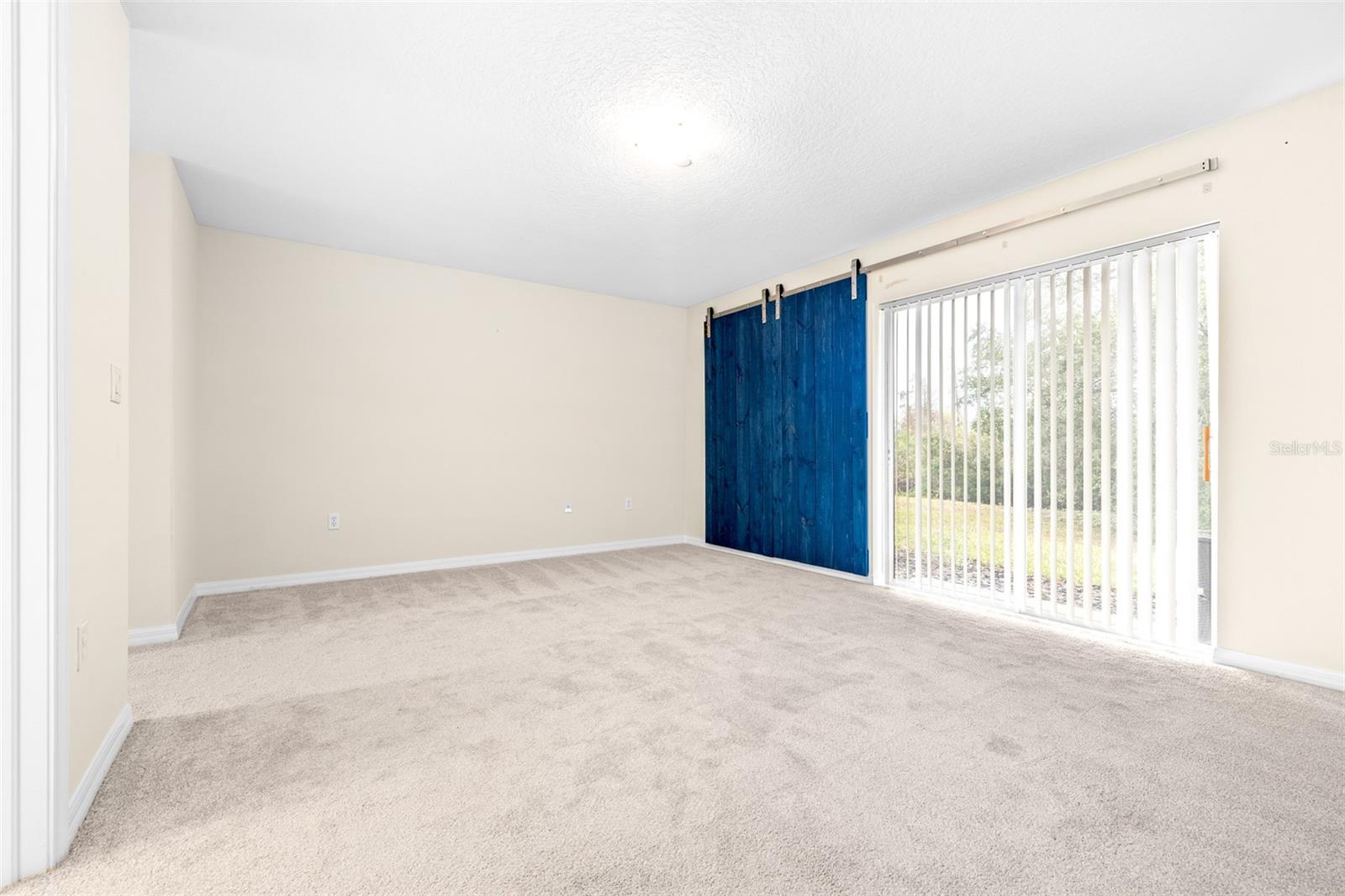 Listing photo id 8 for 2547 Lexington Oak Drive