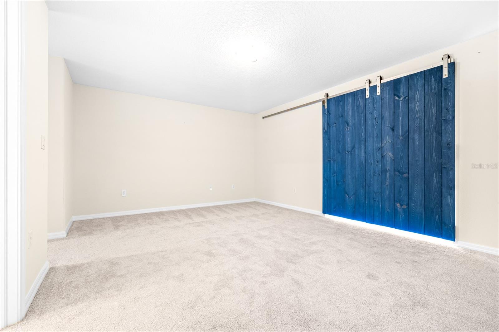 Listing photo id 9 for 2547 Lexington Oak Drive