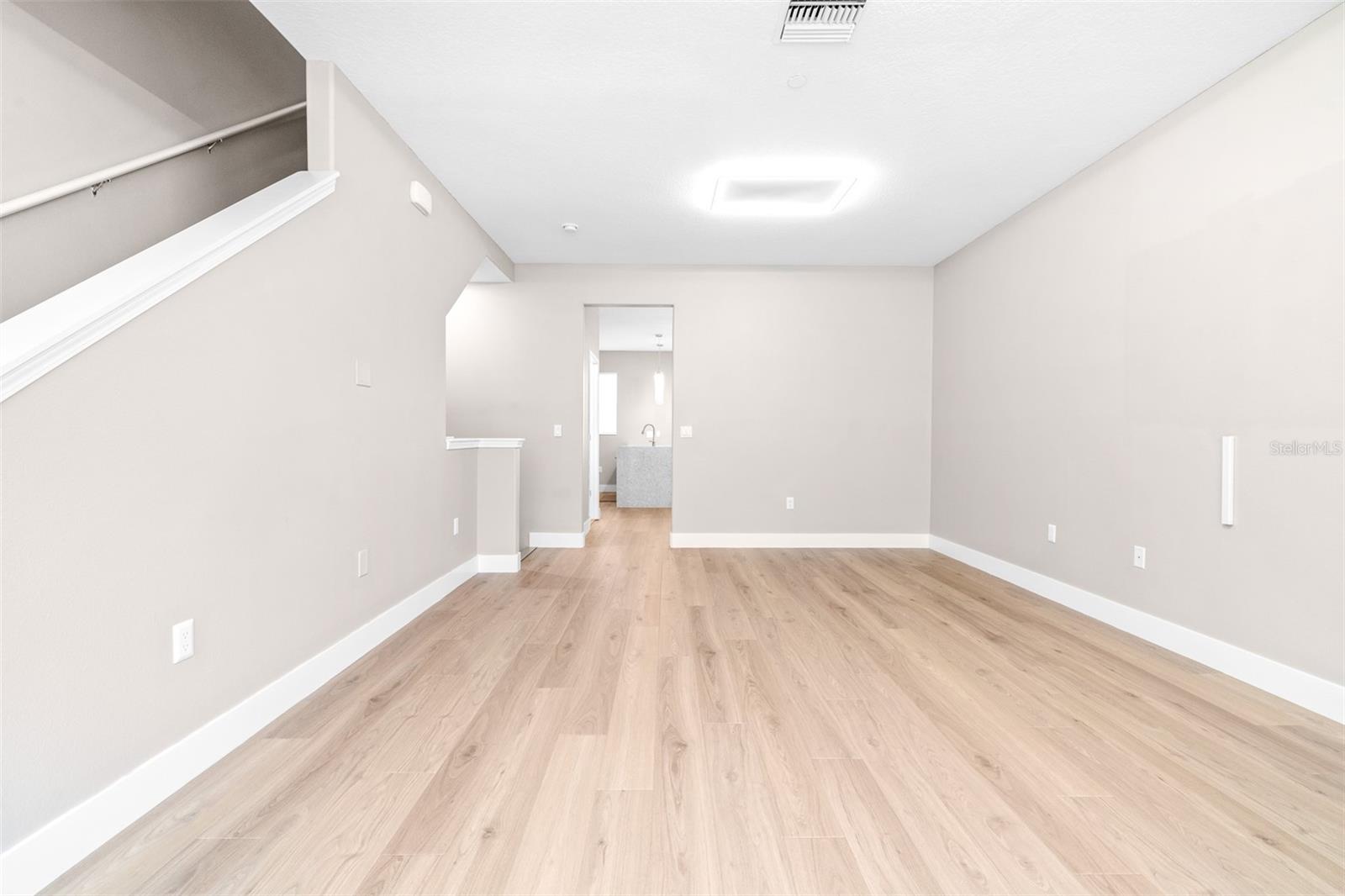 Listing photo id 16 for 2547 Lexington Oak Drive