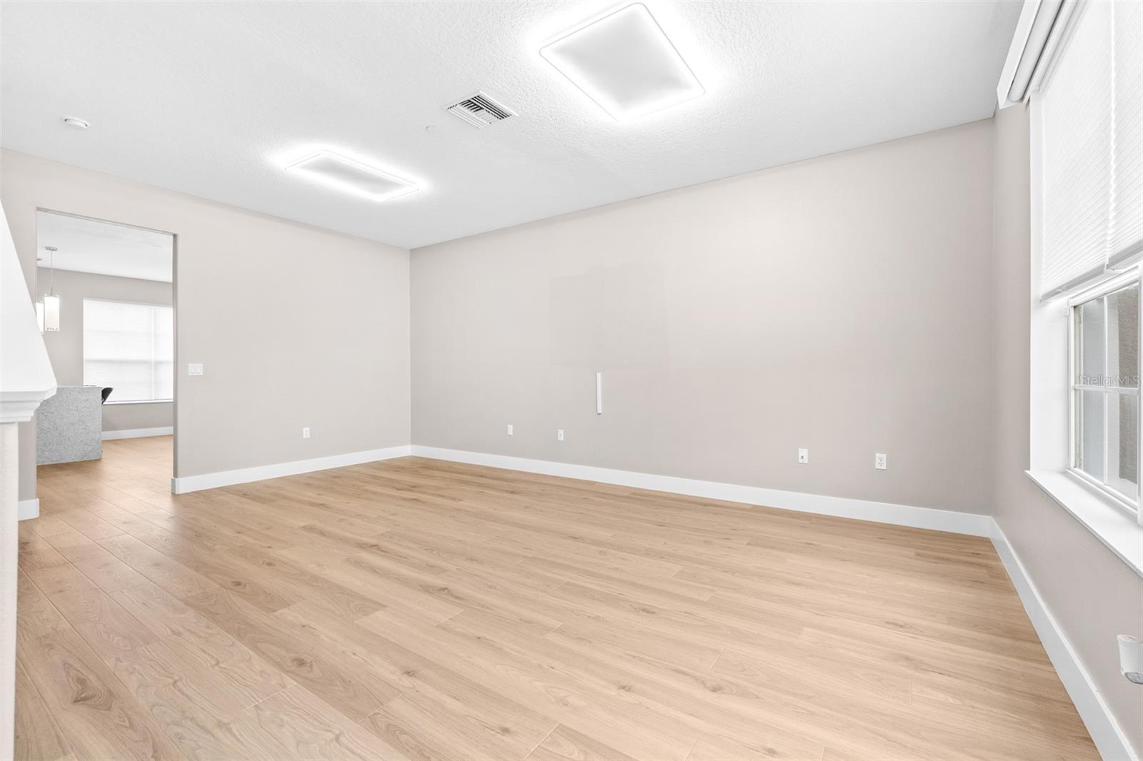 Listing photo id 17 for 2547 Lexington Oak Drive
