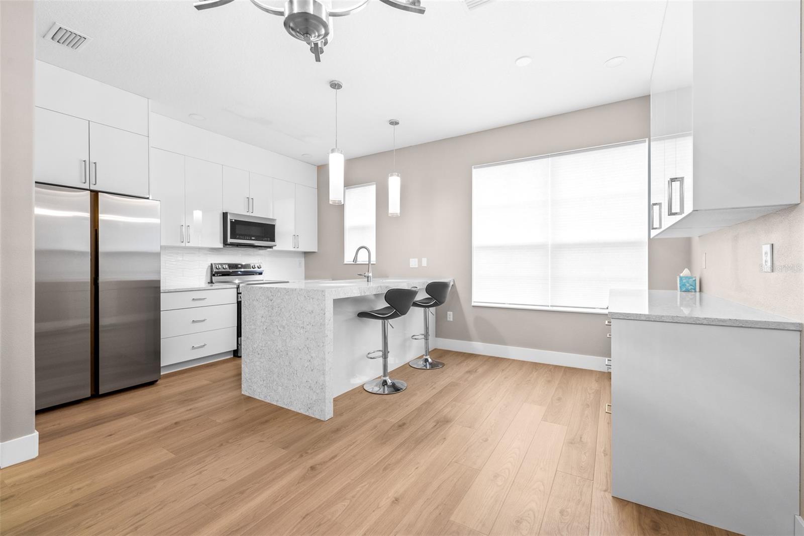 Listing photo id 18 for 2547 Lexington Oak Drive