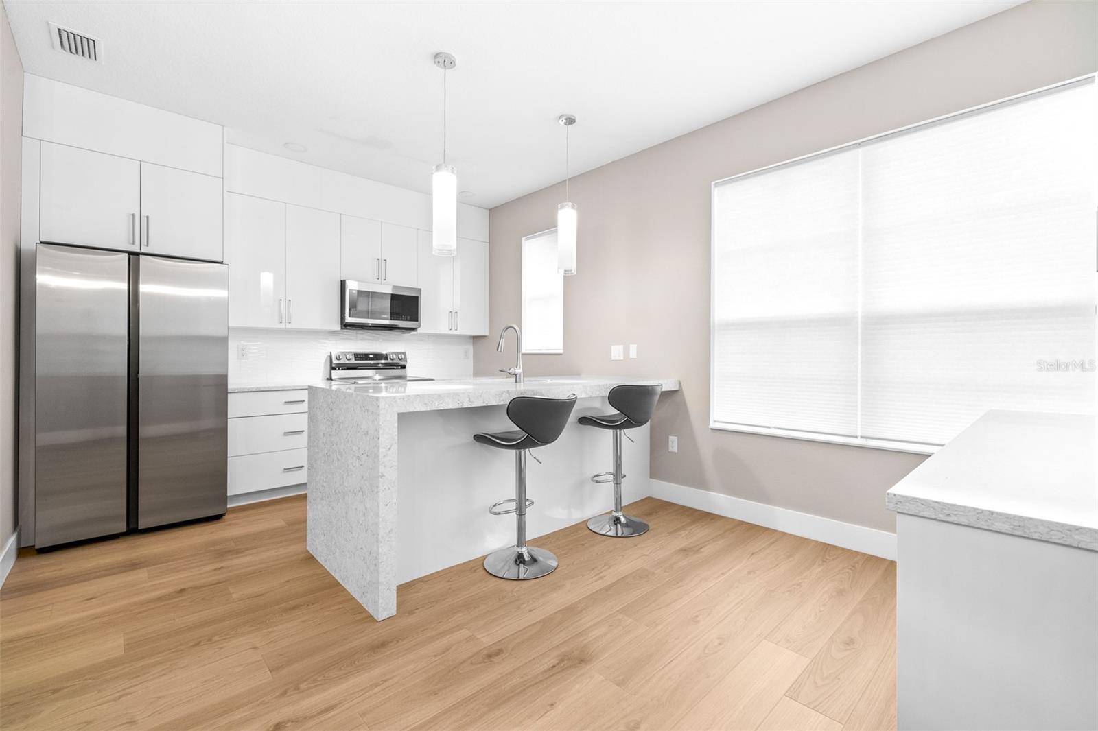 Listing photo id 19 for 2547 Lexington Oak Drive