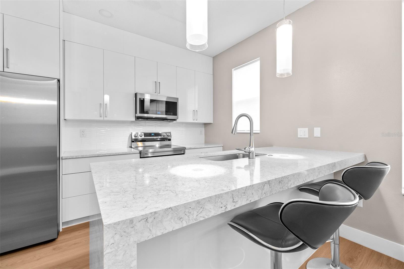 Listing photo id 22 for 2547 Lexington Oak Drive
