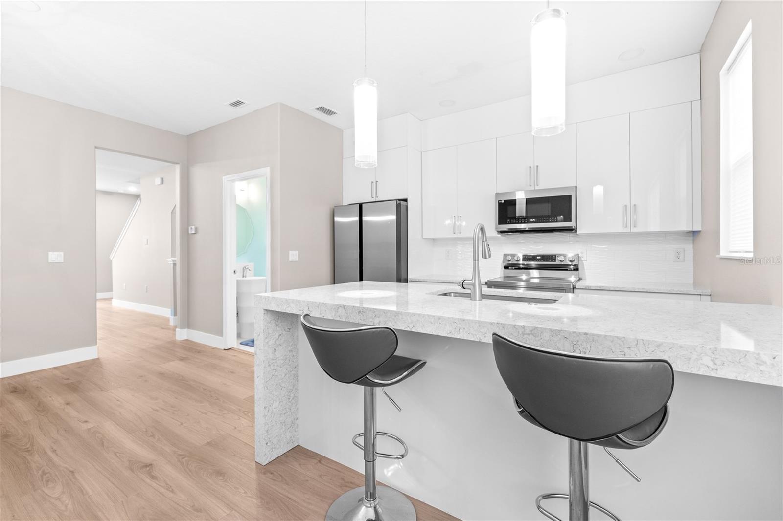 Listing photo id 23 for 2547 Lexington Oak Drive