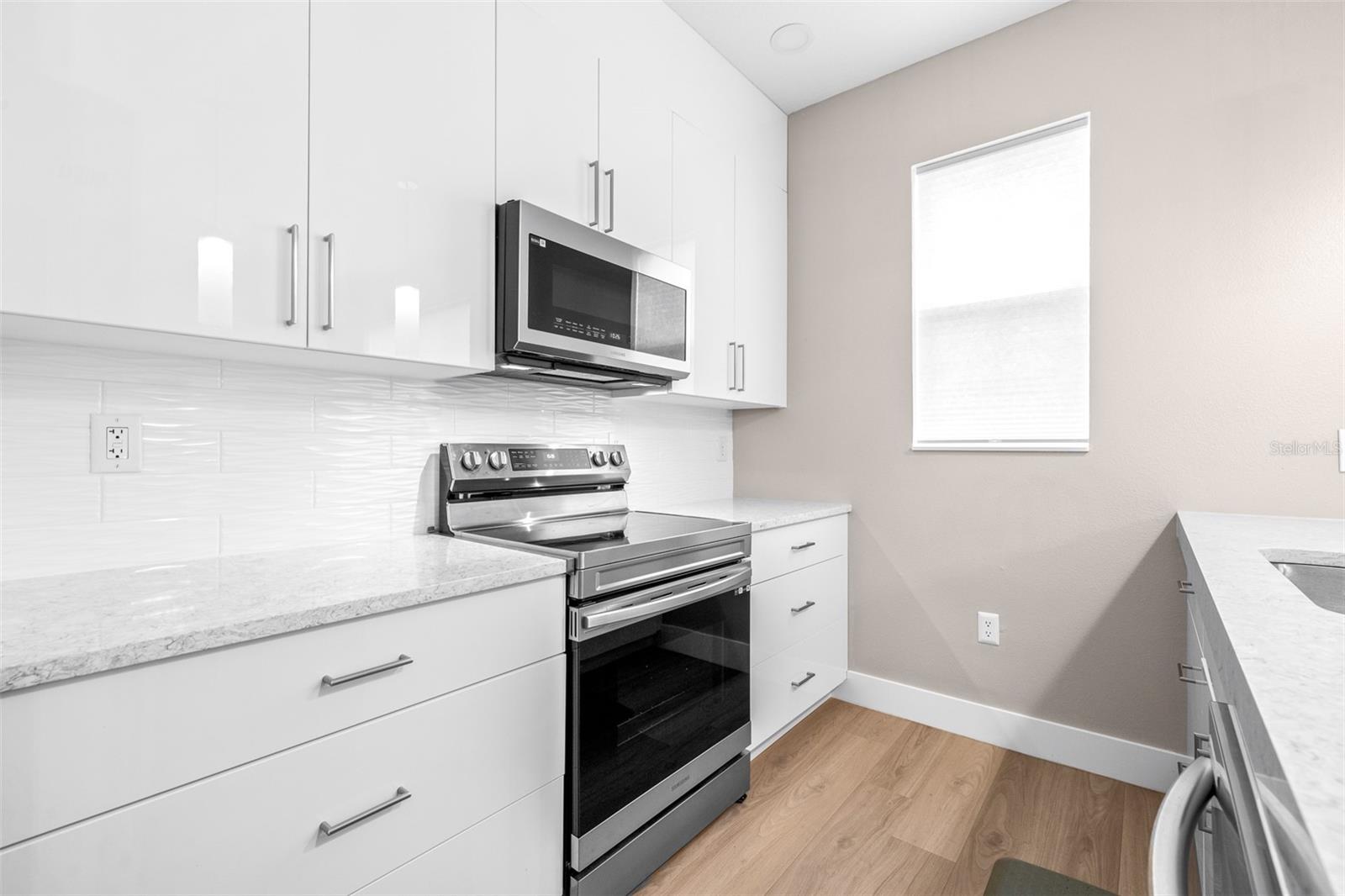 Listing photo id 25 for 2547 Lexington Oak Drive
