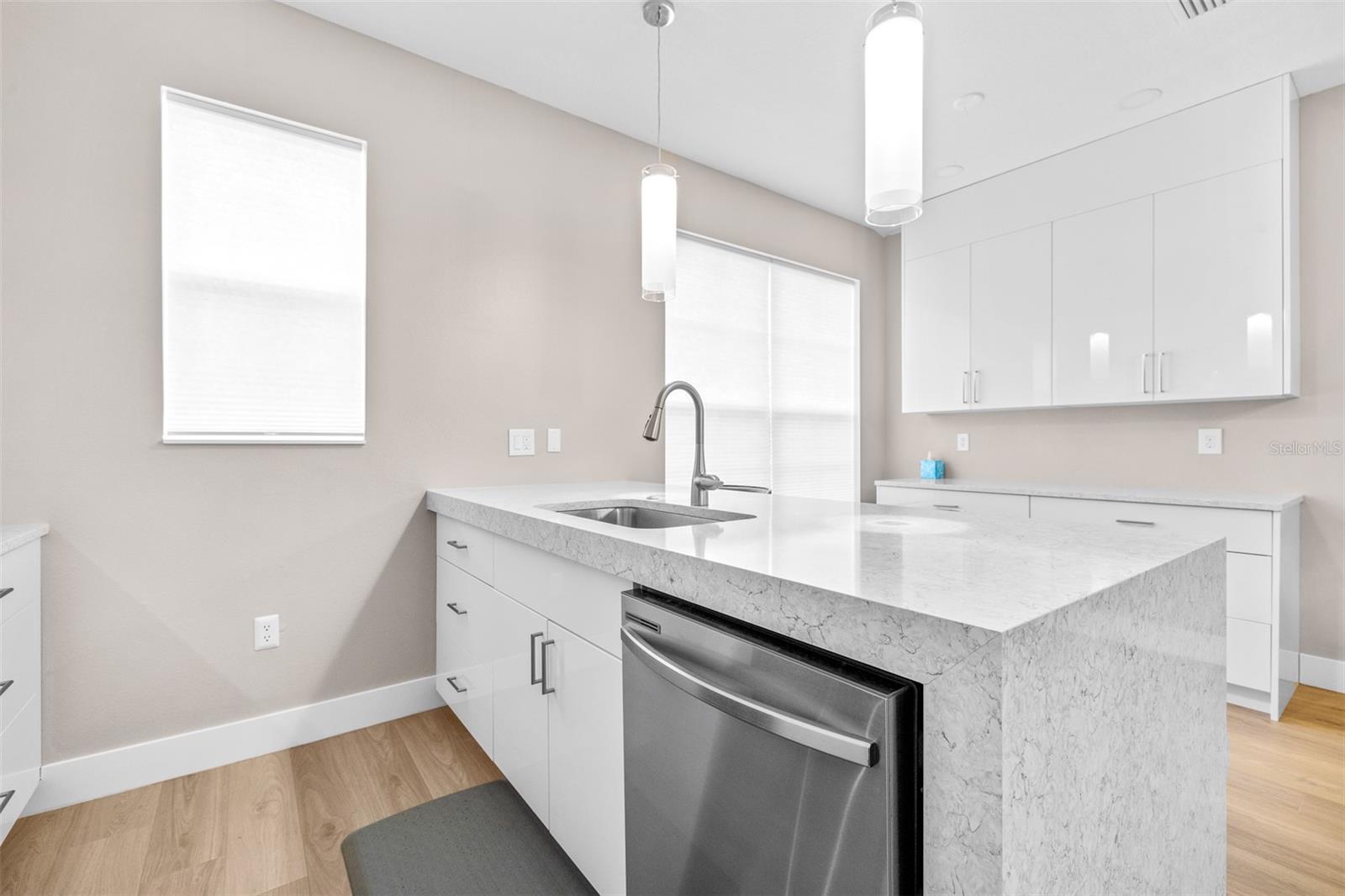 Listing photo id 26 for 2547 Lexington Oak Drive