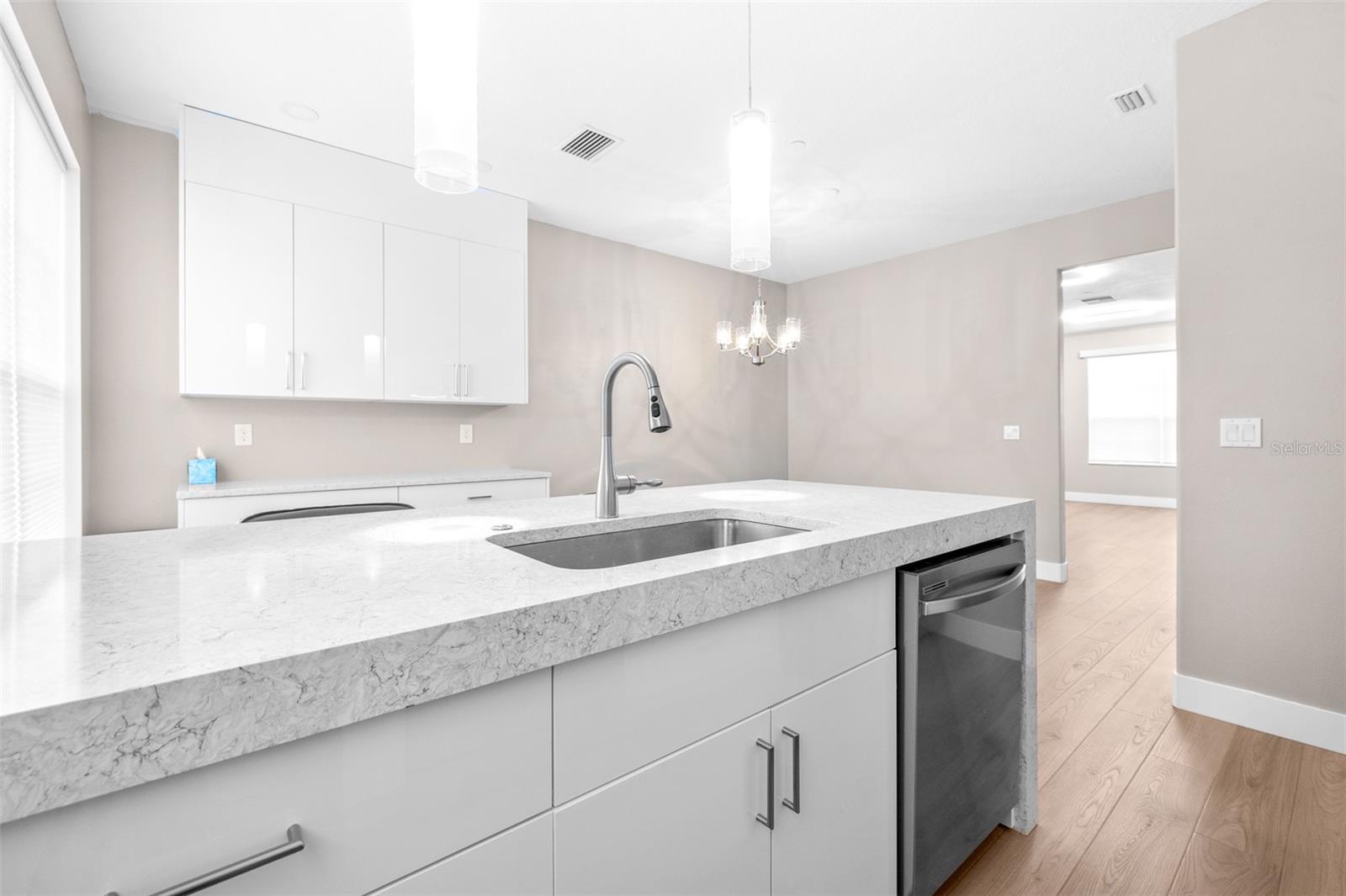 Listing photo id 27 for 2547 Lexington Oak Drive