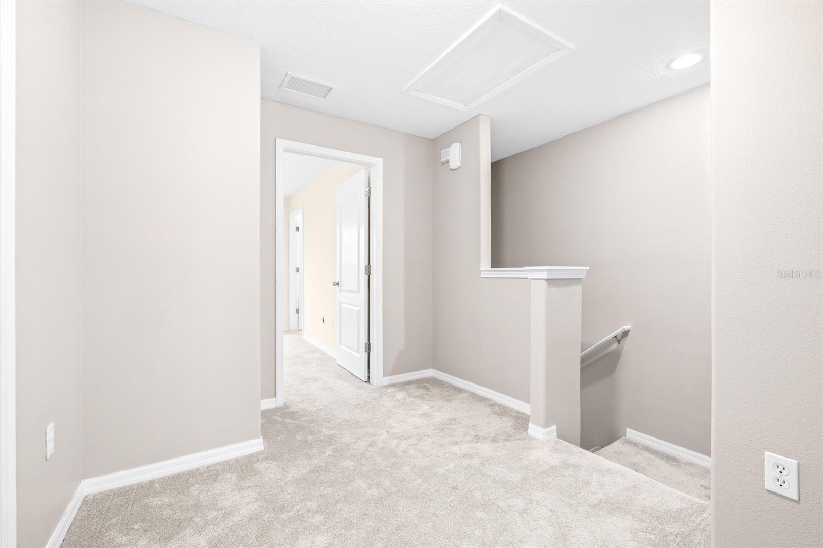 Listing photo id 35 for 2547 Lexington Oak Drive