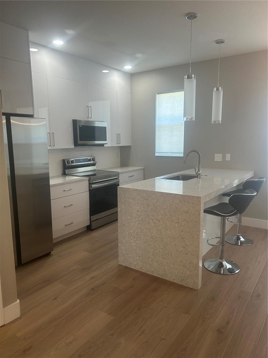 Listing photo id 2 for 2547 Lexington Oak Drive