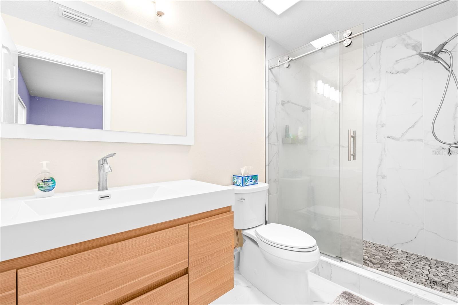 Listing photo id 42 for 2547 Lexington Oak Drive