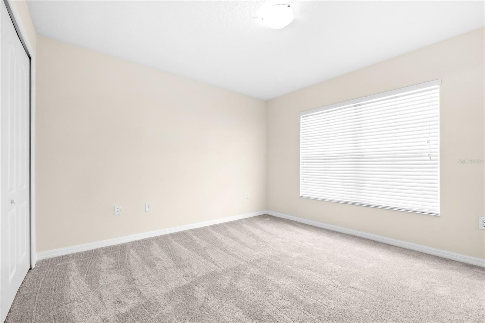 Listing photo id 47 for 2547 Lexington Oak Drive